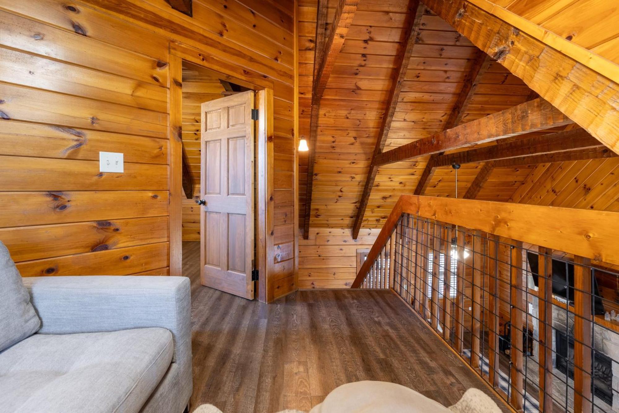 Dudley II By Avantstay Comfortable Cabin W Hot Tub Views Pigeon Forge Exterior foto